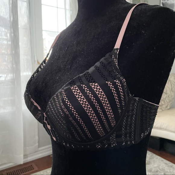 EUC Victoria Secret Very Sexy Lace Lightly-Lined Plunge Bra Sz: 34C - Picture 5 of 17